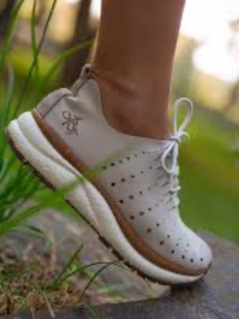 otbt Alstead Women's perforated faux suedge bendable travel sneakers 10